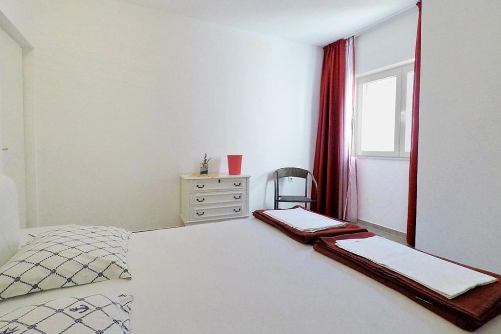 Apartments By The Sea Marusici, Omis - 1024 Мимице Екстериор снимка