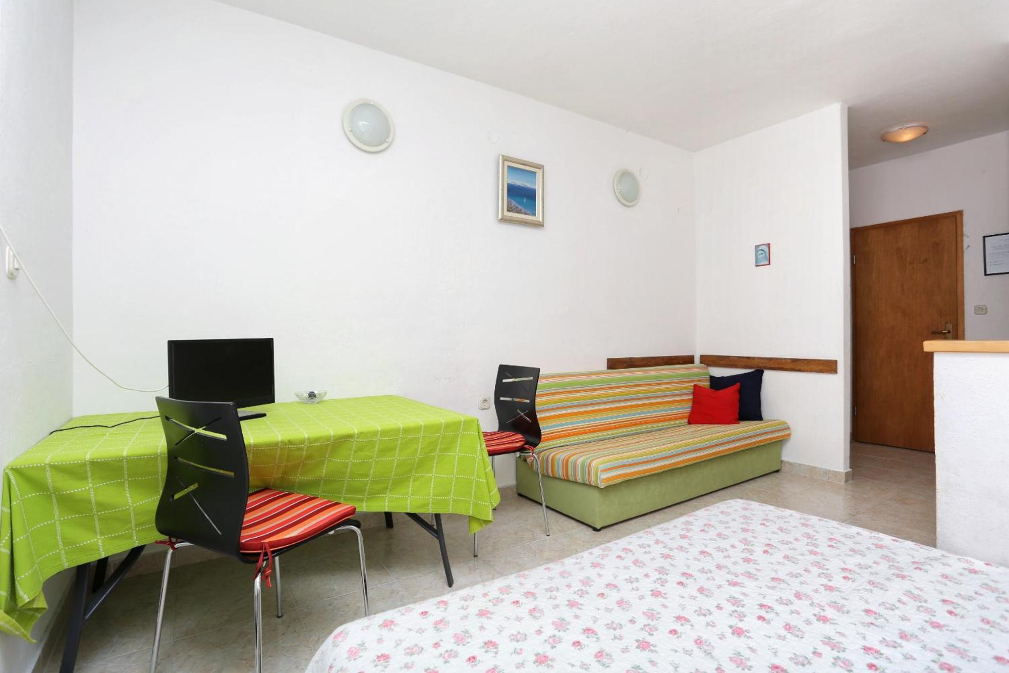 Apartments By The Sea Marusici, Omis - 1024 Мимице Стая снимка