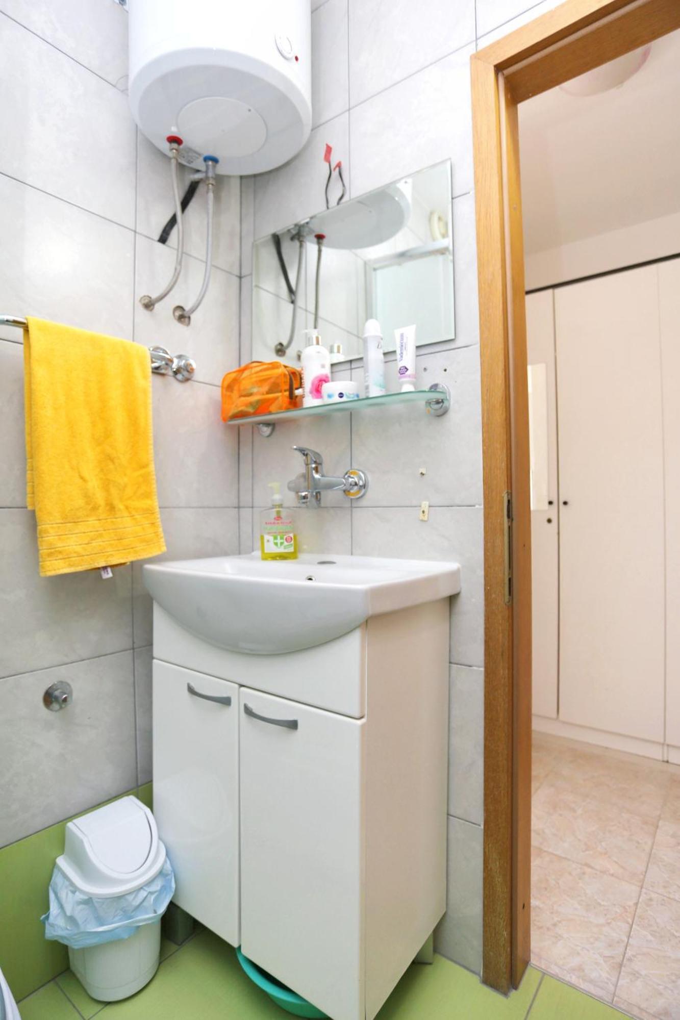 Apartments By The Sea Marusici, Omis - 1024 Мимице Стая снимка